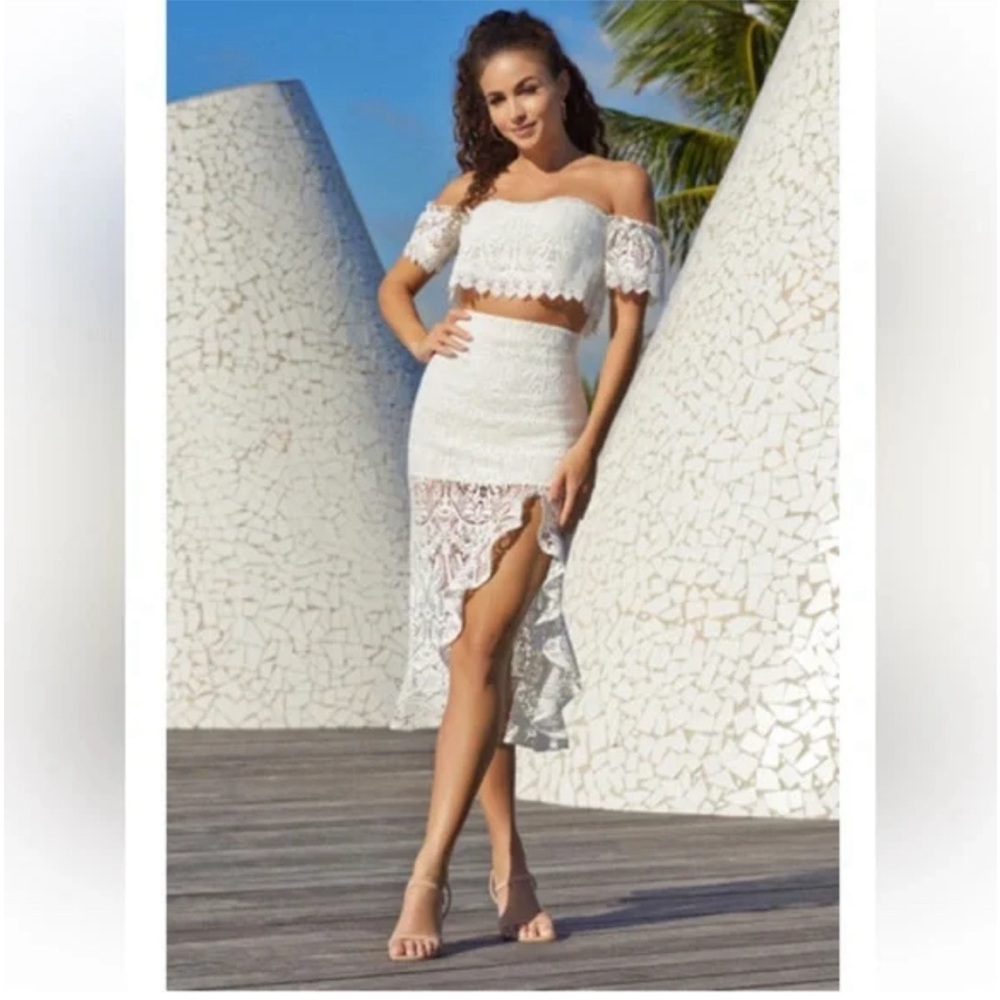 Brand new two-piece by Jaus. Brand new with tags